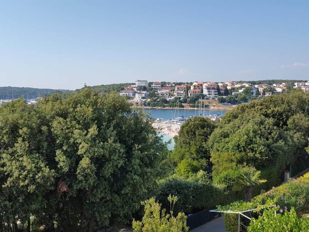 Apartments Seafront Villa Pula Eksteriør billede