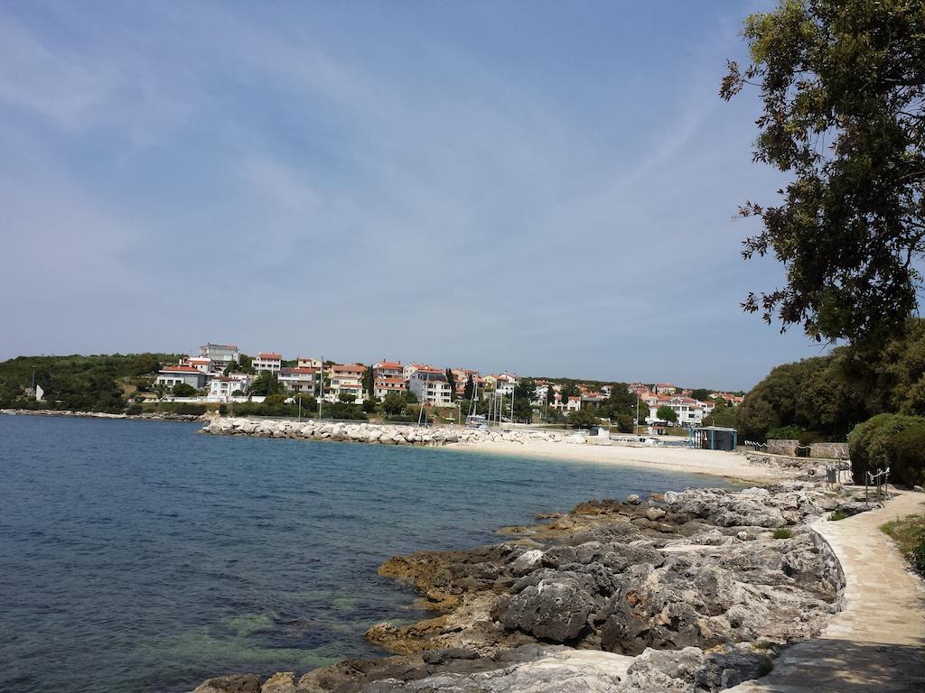 Apartments Seafront Villa Pula Eksteriør billede